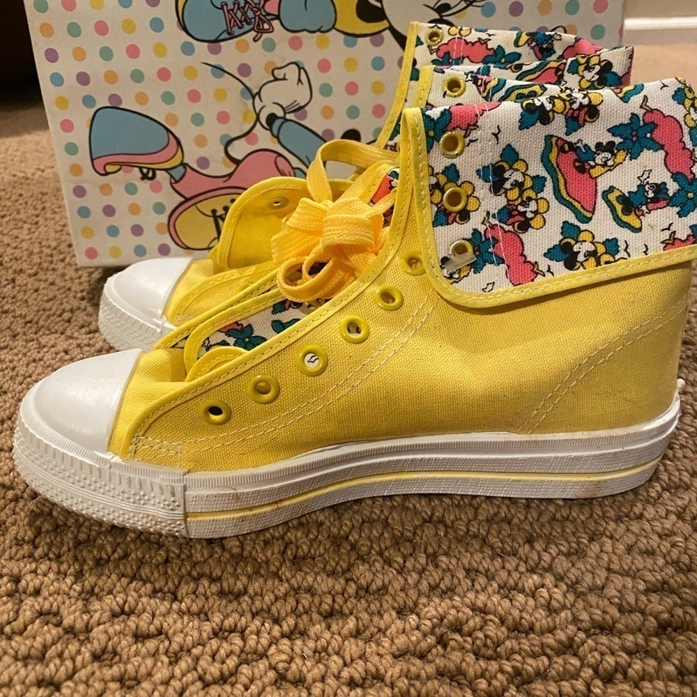 Vintage Mickey & Minnie Mouse X Floral Converse Shoes - Picture 6 of 10